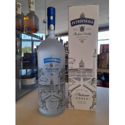 Wódka Petrovskaia Platinum 1,5l 40% w kartoniku.