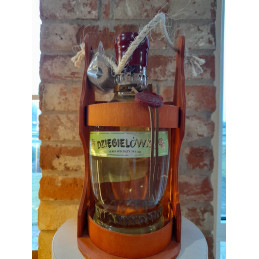 Dzięgielówka 2L/40% w koszu.